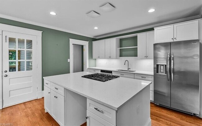 Building Photo - 213 Westover Terrace