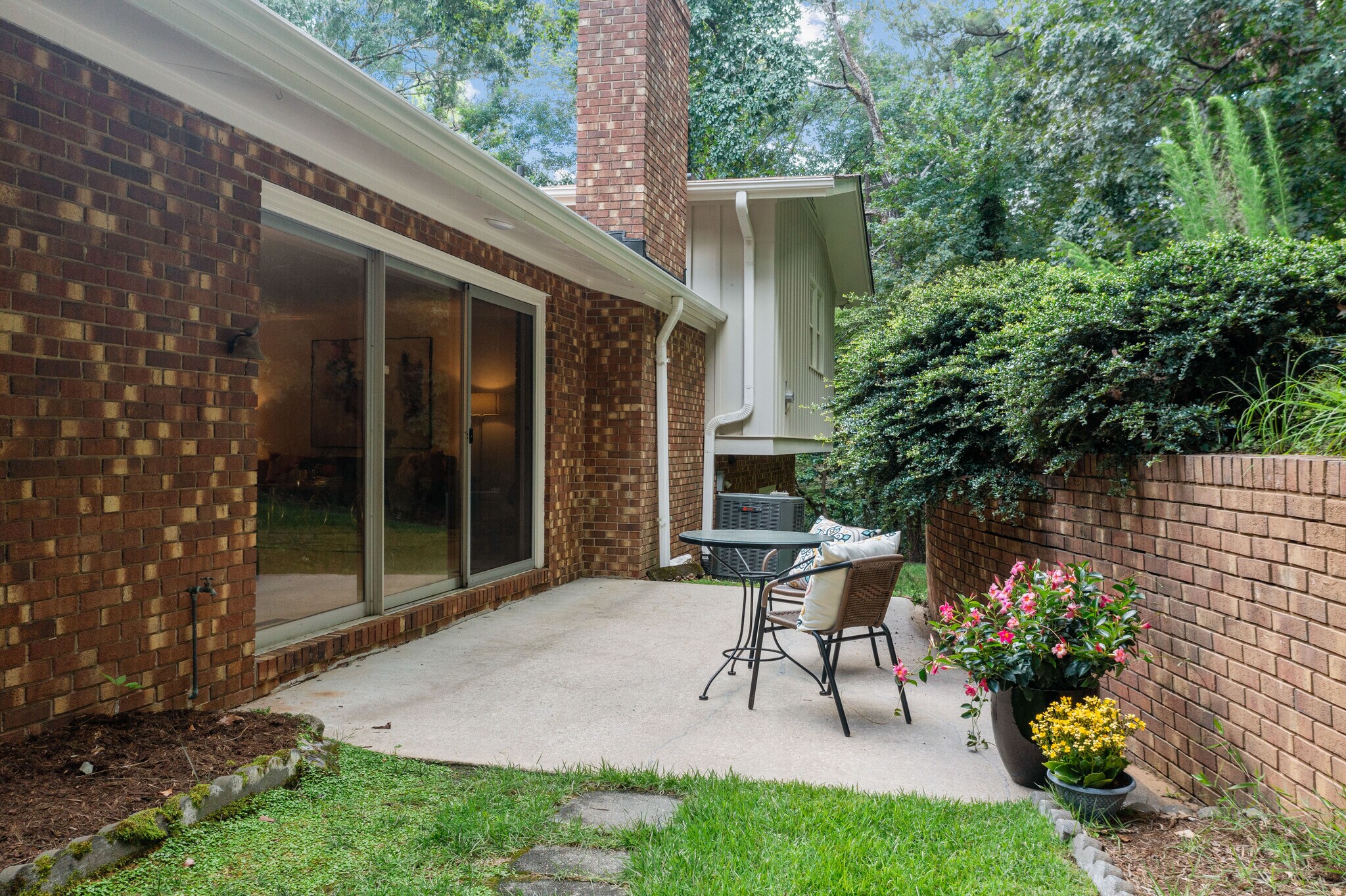 Back Patio - 2117 N Lakeshore Dr