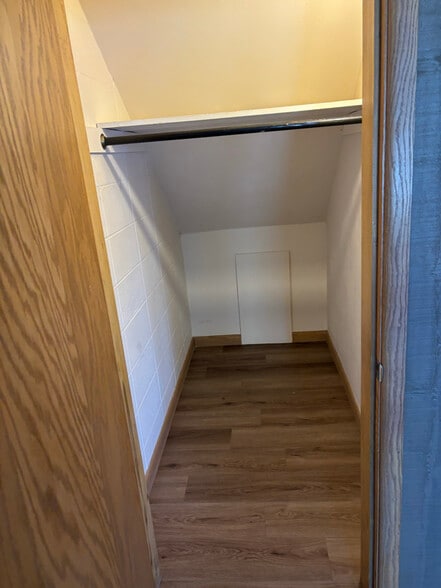 Building Photo - 2316 Post Rd