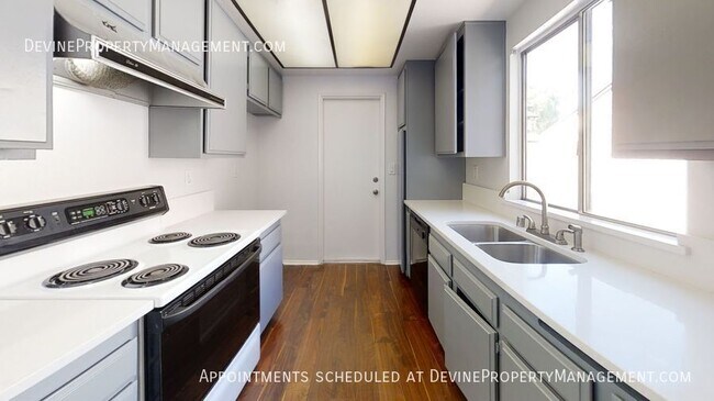 Building Photo - 1603 Coco Palm Ct