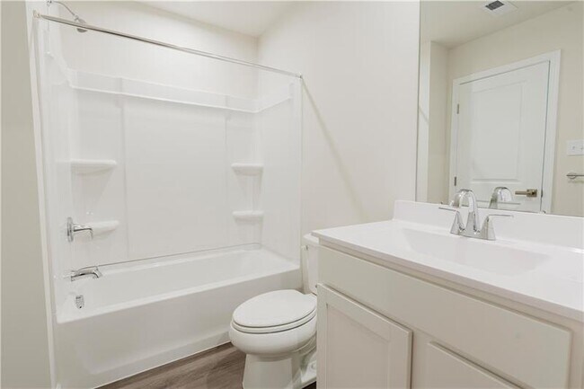 Building Photo - 159 White Oak Dr