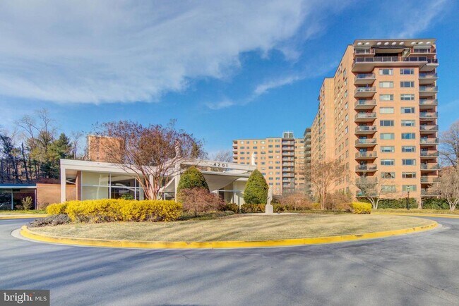 Building Photo - 4201 Cathedral Ave NW
