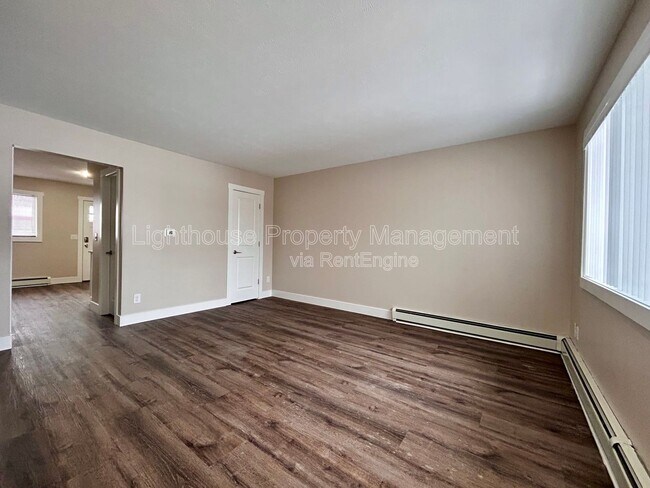 Building Photo - 2874 Taft Ave SW