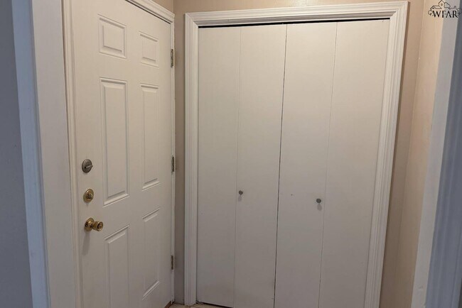 Building Photo - 1901 Wenonah Ave