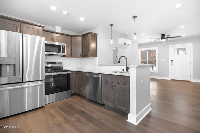 Building Photo - 103 E High St