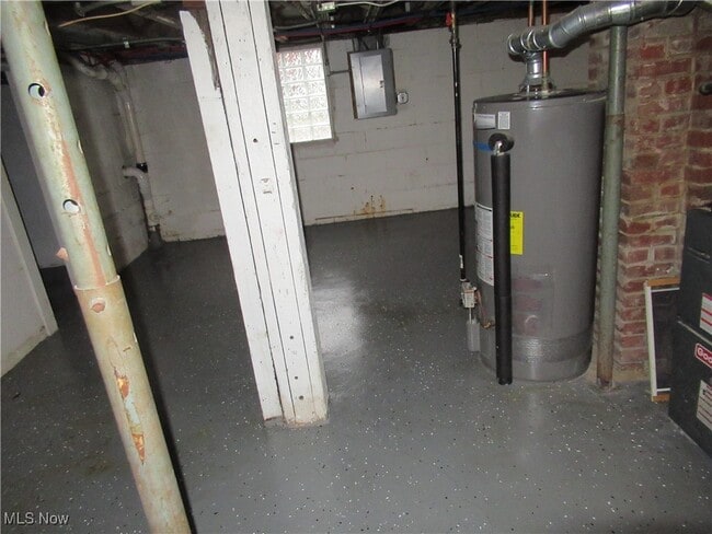 Building Photo - 118 W Glendale St