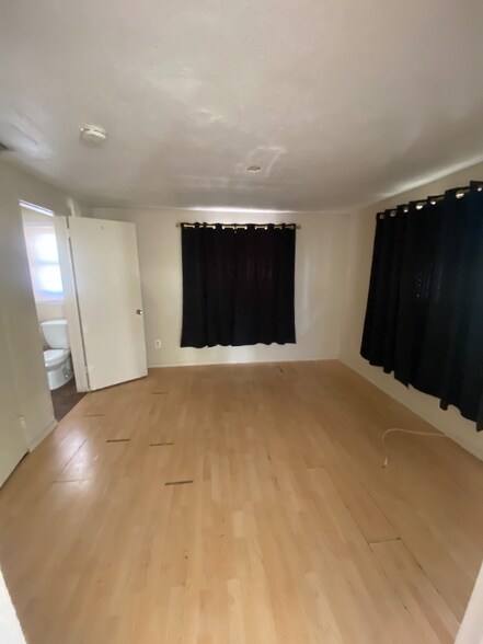 Building Photo - 1120 8th Ave NE