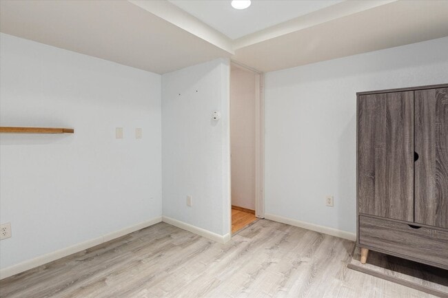 Building Photo - Charming 2-Bedroom 2 Bathroom Townhome with Finished Basement In Prime Lafayette Location!