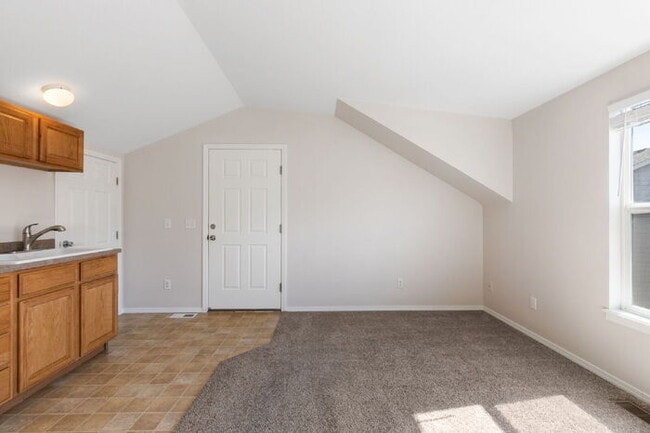 Building Photo - Studio. $810 Rent includes utilities. Oct ...