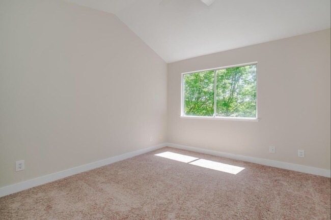 Building Photo - 3121 Woods Cir