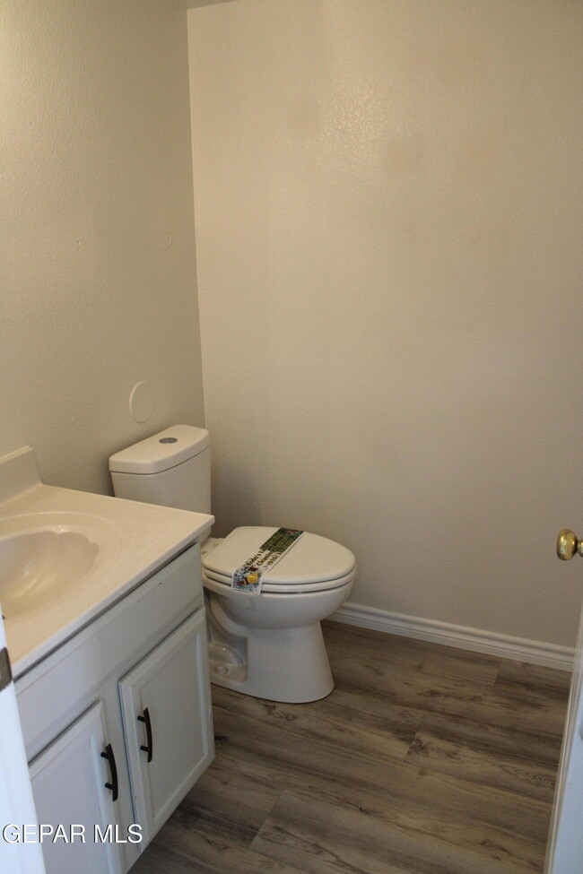 Building Photo - 14313 Island Point Dr