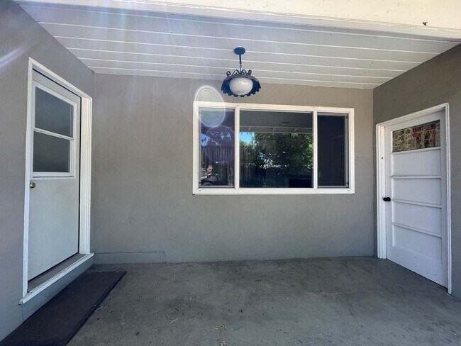 Building Photo - Wonderful and Spacious 4 Bedroom Concord H...