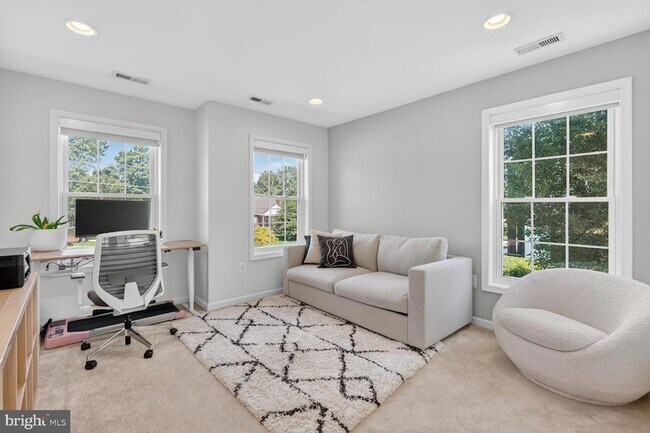 Building Photo - 4613 Willow Run Dr