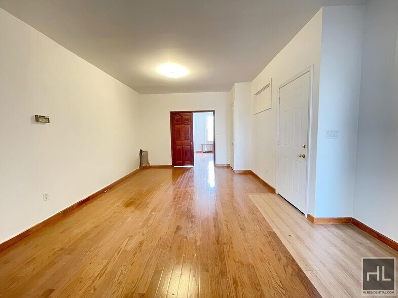 Building Photo - 3 AVENUE