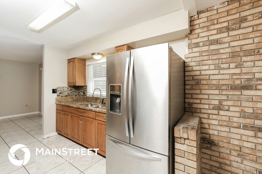 Building Photo - 707 Laurel Way