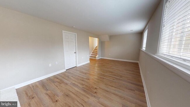 Building Photo - 8465 Yellow Leaf Ct