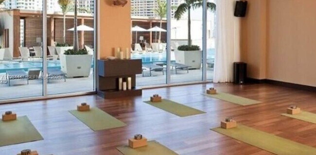 Building Photo - 200 Biscayne Blvd Way