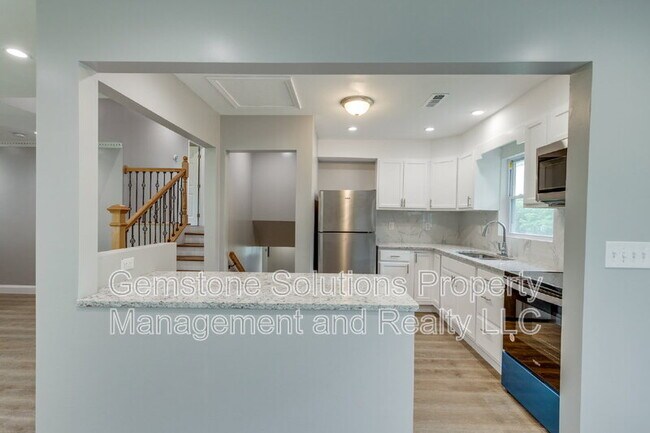 Building Photo - 104 Anchor Dr