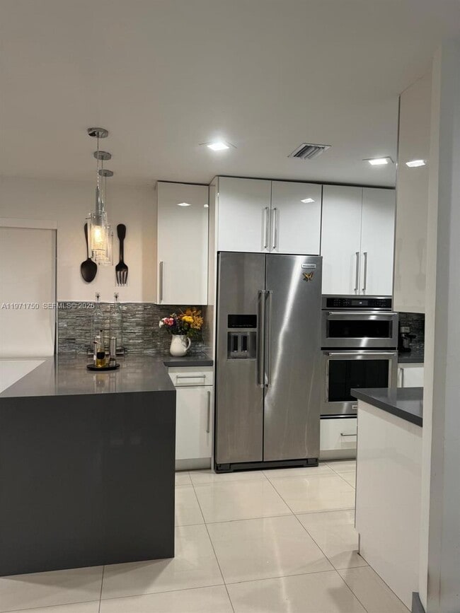 Building Photo - 19558 NW 50th Ct