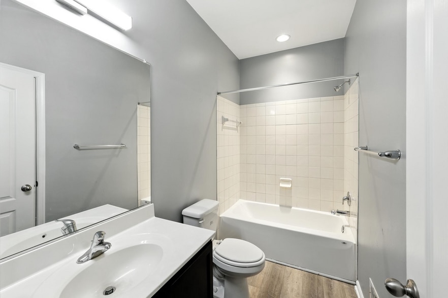 Building Photo - 4905 Forest Pines Dr