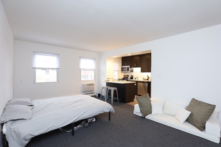 Building Photo - 520 Aldine