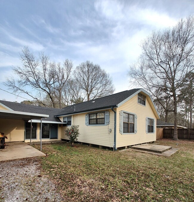 Building Photo - 65 Hooks Rd