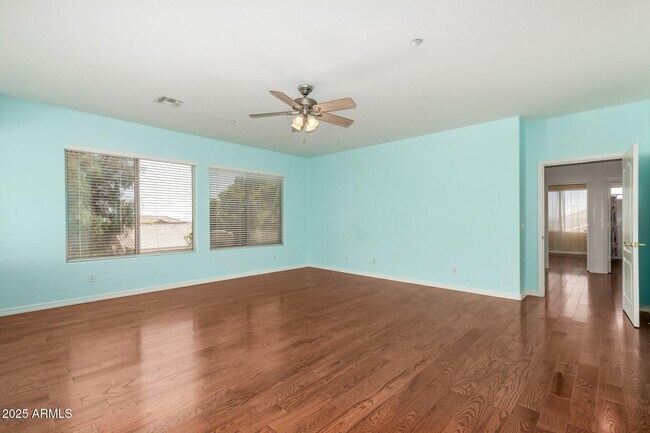 Building Photo - 10573 E Sheena Dr