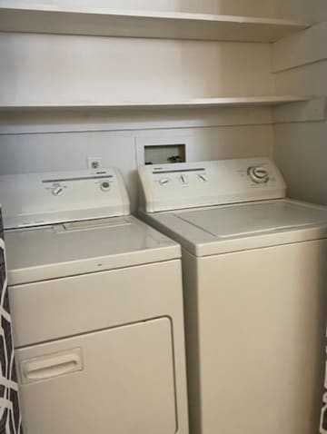 Building Photo - 1209 E Austin St