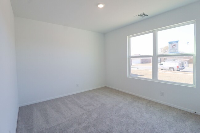 Building Photo - New Build 3 Bedroom Home Available For Immediate Move In!! Robninson Ranch