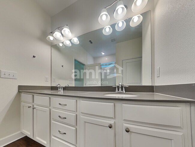 Building Photo - 2211 Saffron Walden Dr