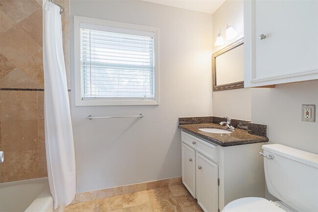Building Photo - 2515 Tannehill Dr