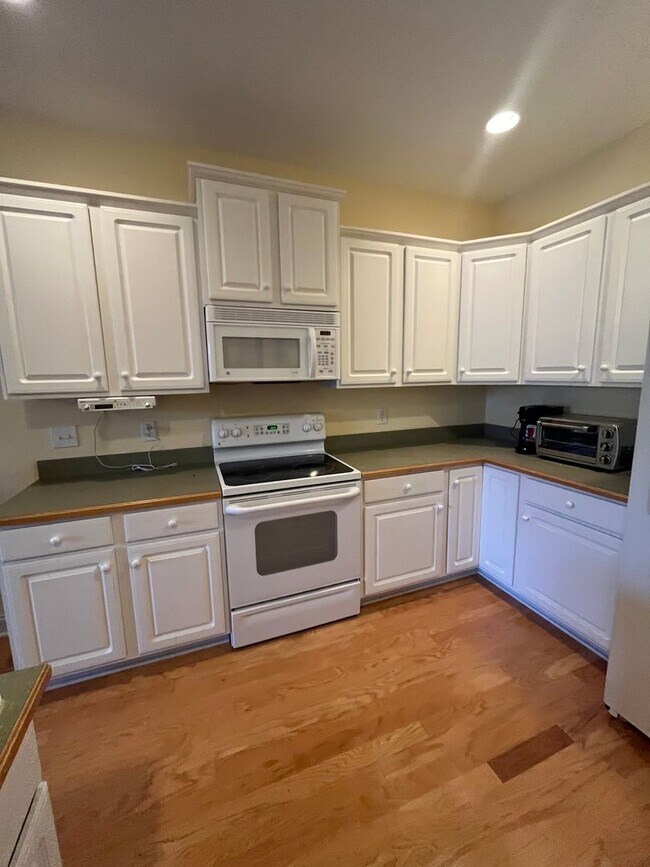 Building Photo - 1005 E Shearwater Ln