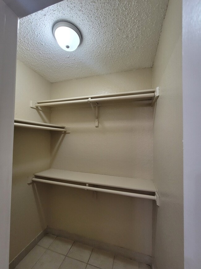 Building Photo - MOVE IN SPECIAL!!!! Cedar Hill home featur...