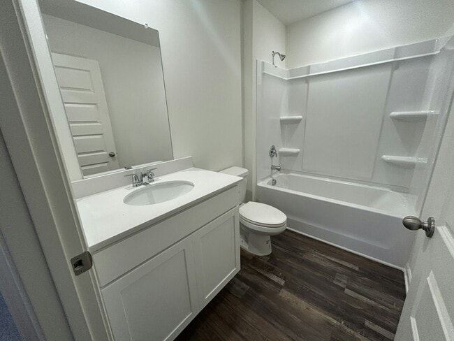 Building Photo - 309 Oakmont Cir