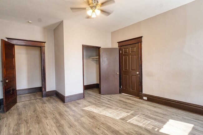 Building Photo - 2303 Russell Blvd