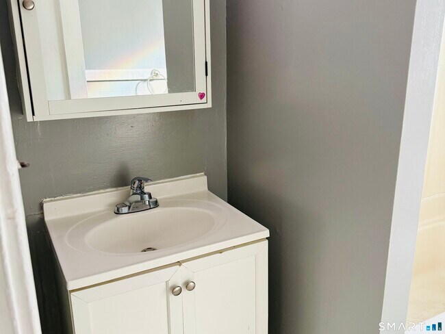 Building Photo - 1428 Dixwell Ave