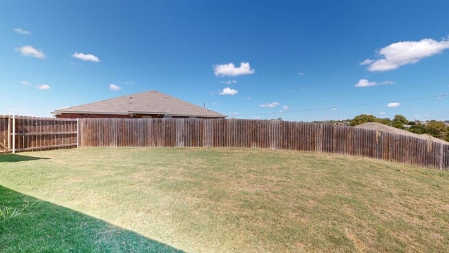Building Photo - PRICE REDUCTION $1295