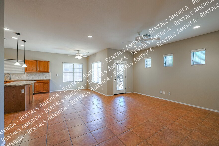 Building Photo - 16021 W Custer Ln