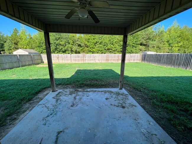Building Photo - Very nice 4 bed 2 bath home