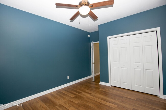 Building Photo - 110 Willow Creek Ln