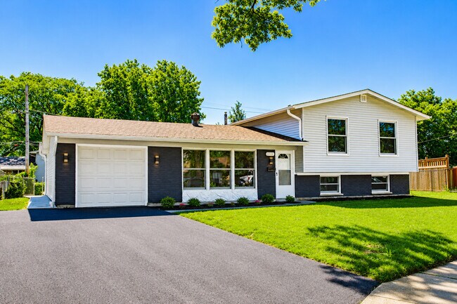 Building Photo - 7777 Ramsgate Cir S