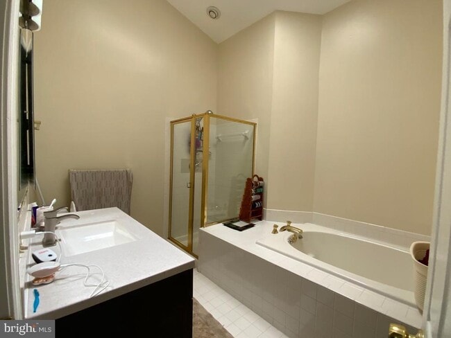 Building Photo - 1040 Trevino Ln