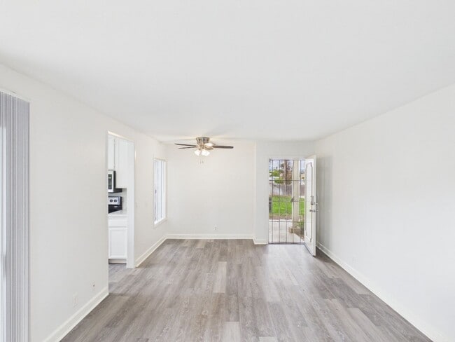 Building Photo - 237 Diamond Way