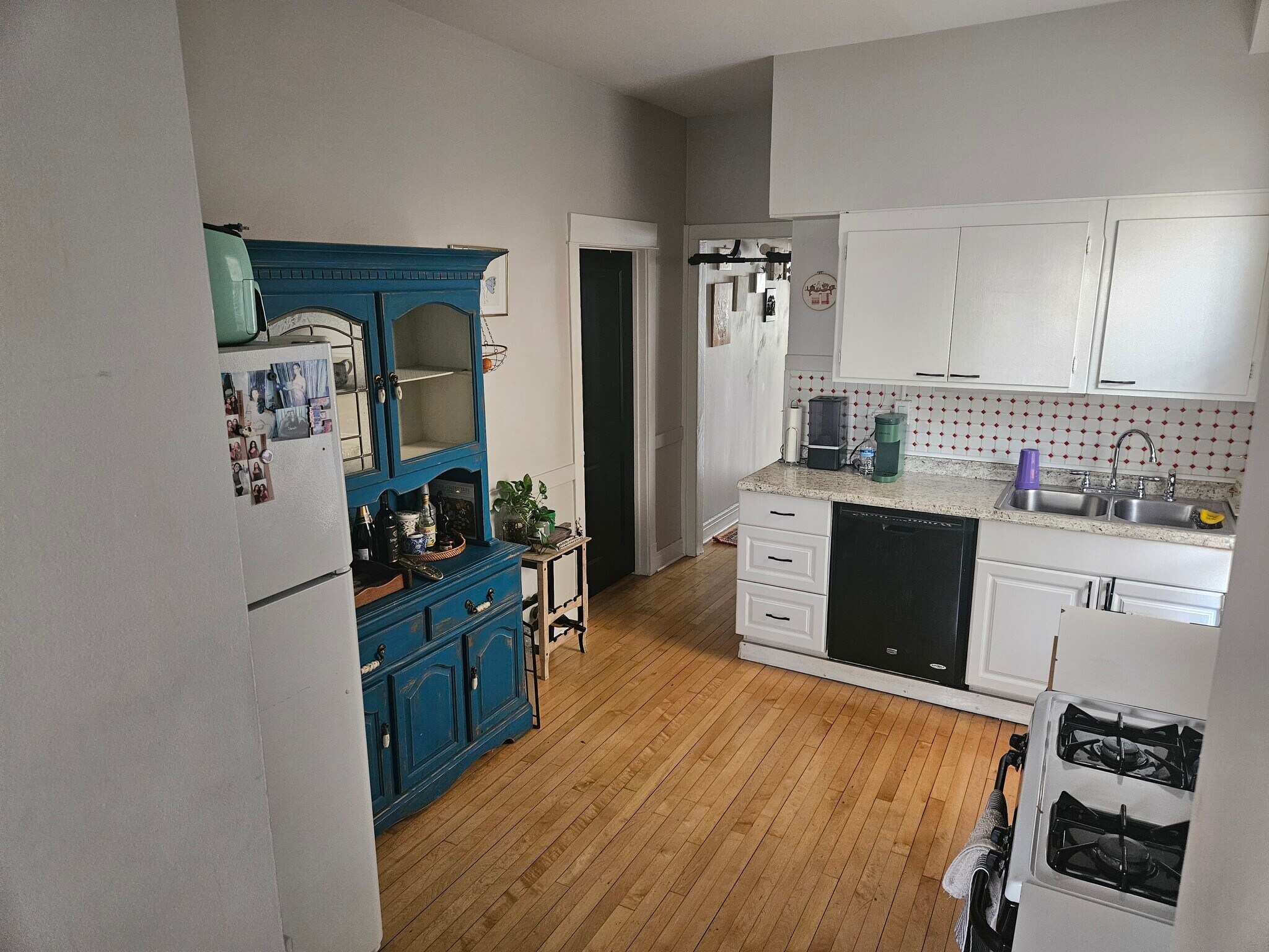 Building Photo - 1924 W Wilson Ave