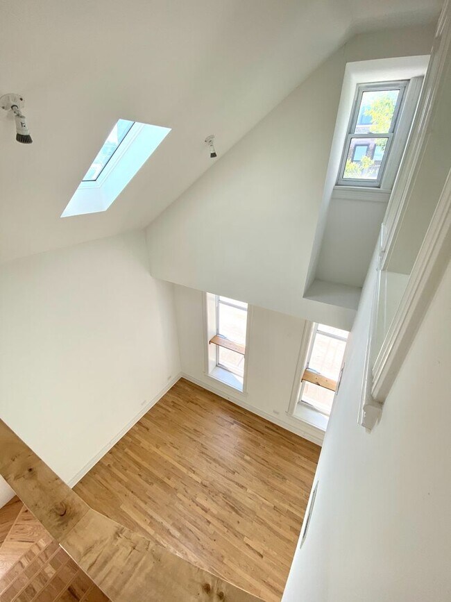 Building Photo - Pilsen 1248