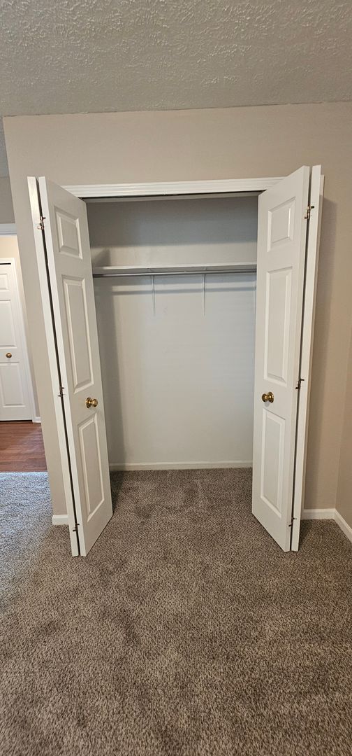 Building Photo - RANCH STYLE 2 BEDROOM CONDO FOR LEASE