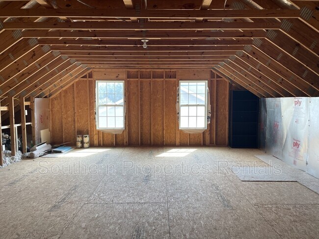 Building Photo - 42 Expedition Dr