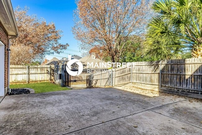 Building Photo - 4 Bedroom Pet-Friendly Home in Arlington, ...