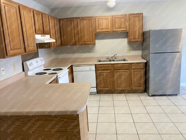 Building Photo - 340 Gloria St