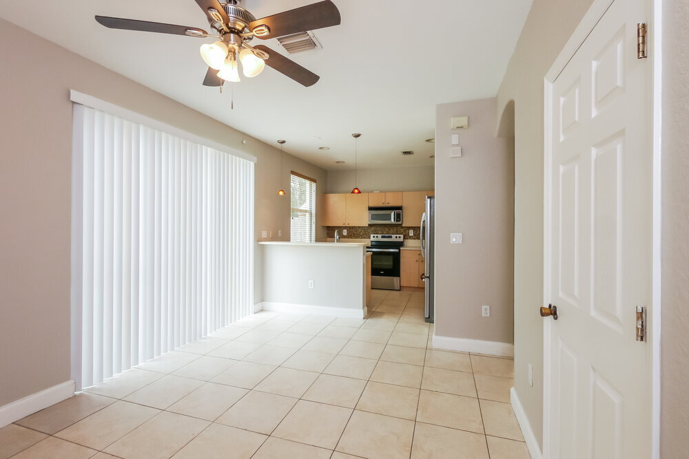 Building Photo - 2025 SE 14 St